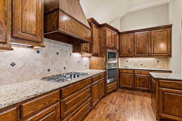 825 Creekview Lane, Colleyville, TX 76034