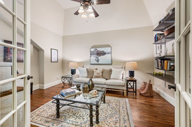 825 Creekview Lane, Colleyville, TX 76034