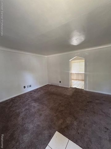 21671 Frazer Avenue, Southfield, MI 48075