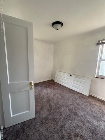 21671 Frazer Avenue, Southfield, MI 48075