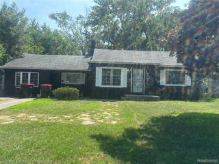21671 Frazer Avenue, Southfield, MI 48075