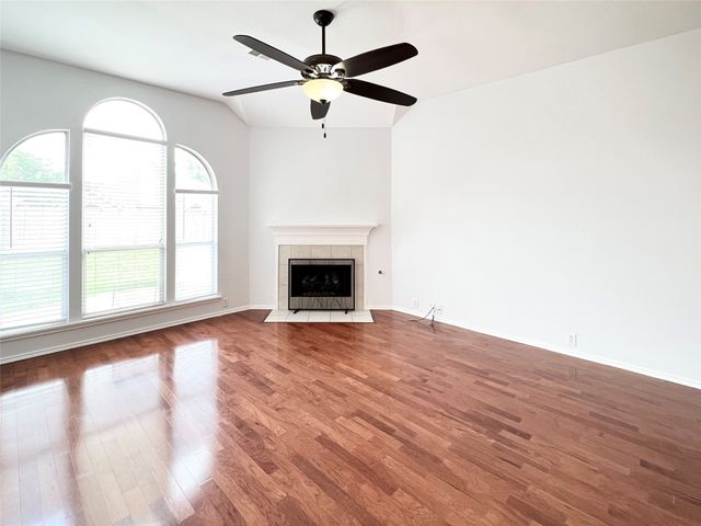 2107 Aberdeen Avenue, Mckinney, TX 75072