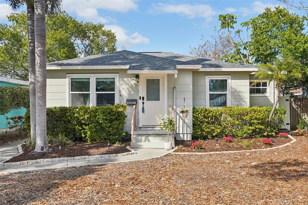 Image 1 of property listing at 4421 8TH AVENUE N, St Petersburg, FL 33713
