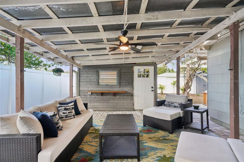 Image 19 of property listing at 4421 8TH AVENUE N, St Petersburg, FL 33713