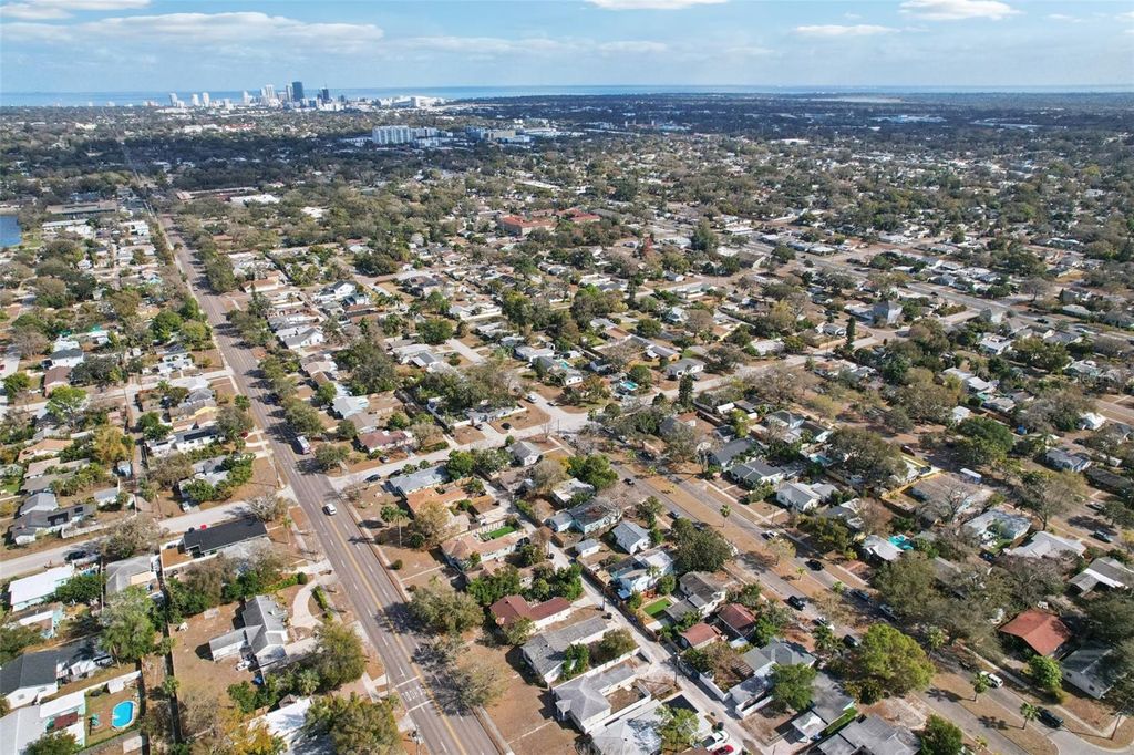 Image 28 of property listing at 4421 8TH AVENUE N, St Petersburg, FL 33713