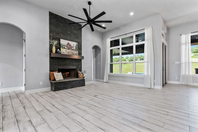 521 Echo Glade Court, Azle, TX 76020