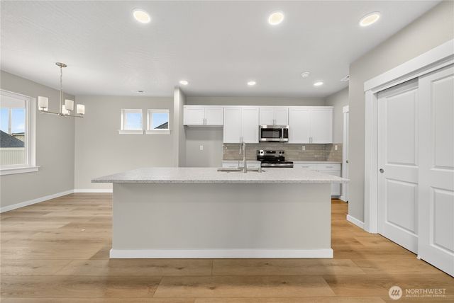 1203 Hickory Road, Moses Lake, WA 98837