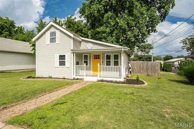 2200 N 5th Street, St Charles, MO 63301