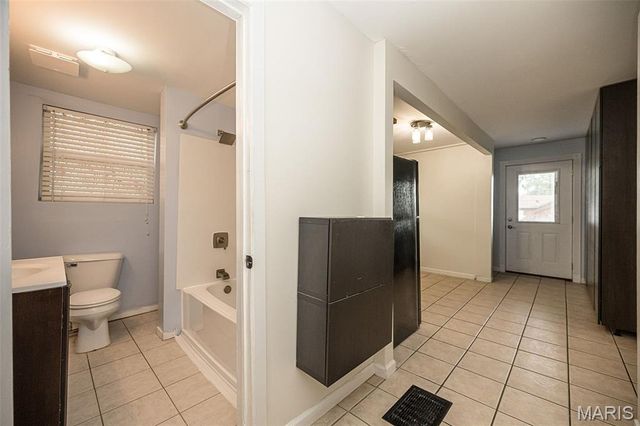 2200 N 5th Street, St Charles, MO 63301