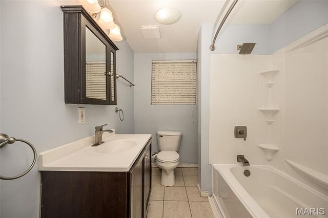 2200 N 5th Street, St Charles, MO 63301