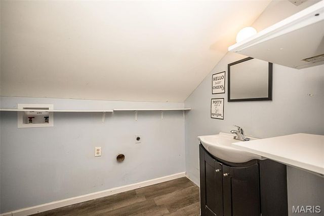 2200 N 5th Street, St Charles, MO 63301