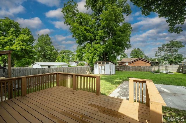 2200 N 5th Street, St Charles, MO 63301