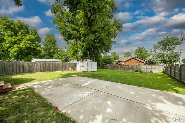 2200 N 5th Street, St Charles, MO 63301