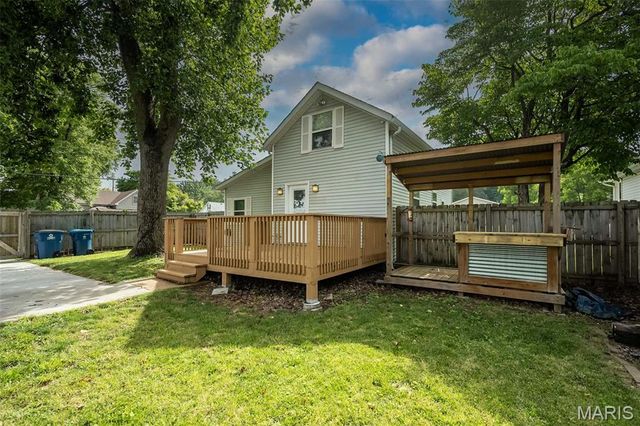 2200 N 5th Street, St Charles, MO 63301