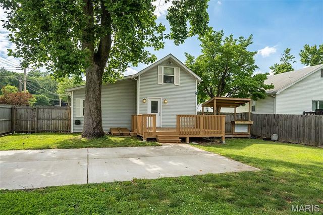 2200 N 5th Street, St Charles, MO 63301
