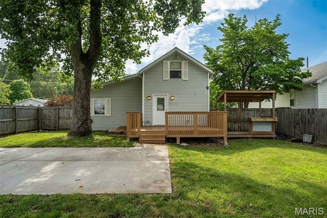 2200 N 5th Street, St Charles, MO 63301