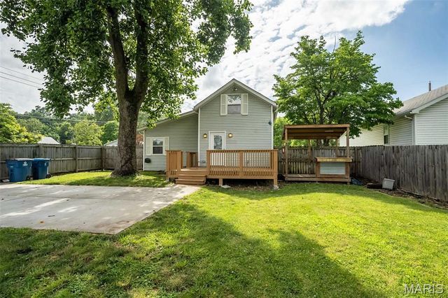2200 N 5th Street, St Charles, MO 63301