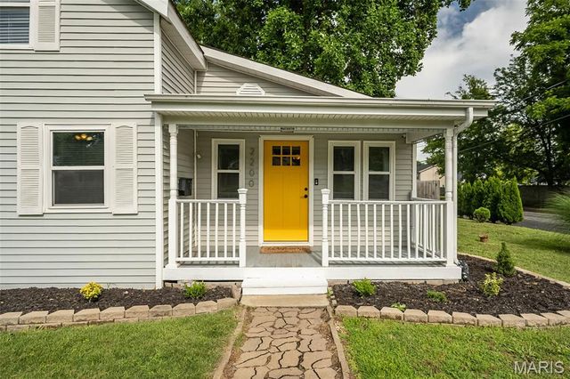 2200 N 5th Street, St Charles, MO 63301