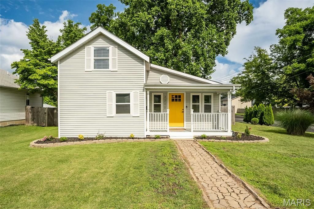 2200 N 5th Street, St Charles, MO 63301