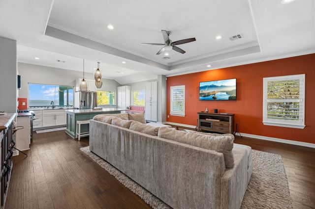 514 Water View Drive, Livingston, TX 77351