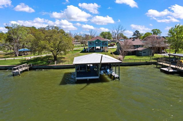 514 Water View Drive, Livingston, TX 77351