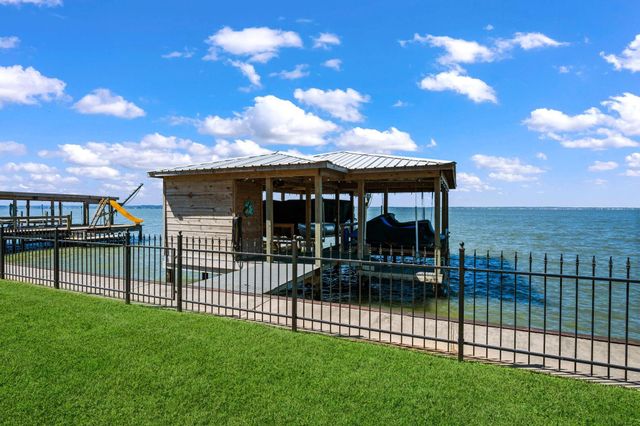 514 Water View Drive, Livingston, TX 77351