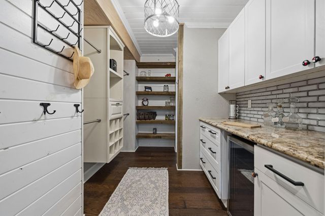 514 Water View Drive, Livingston, TX 77351