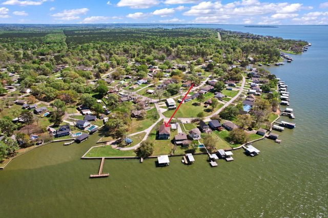 514 Water View Drive, Livingston, TX 77351