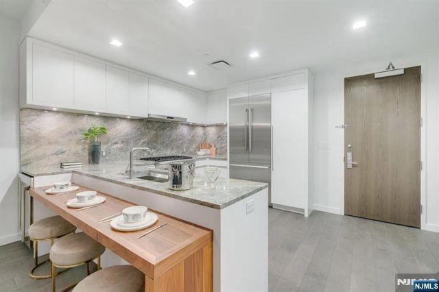 320 Adolphus Avenue 408, Cliffside Park, NJ 07010