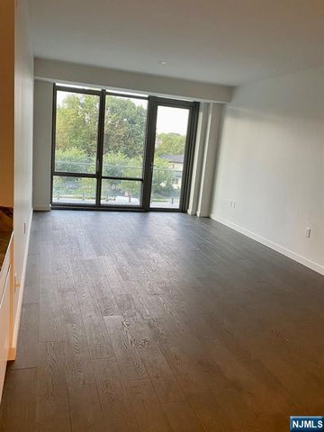 320 Adolphus Avenue 408, Cliffside Park, NJ 07010