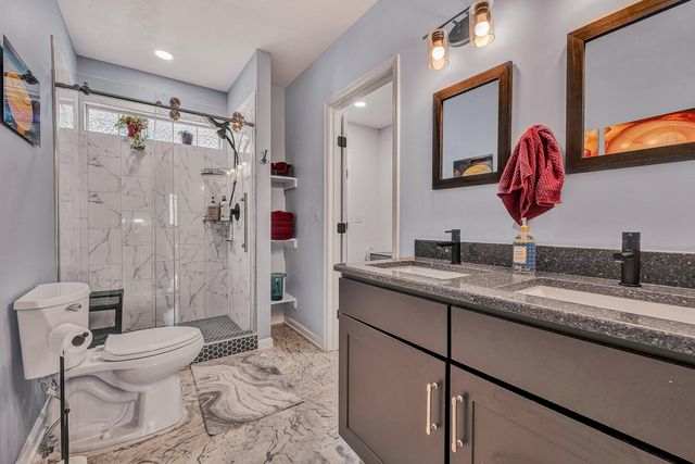 30 Crescent LN, Wirtz, VA 24184