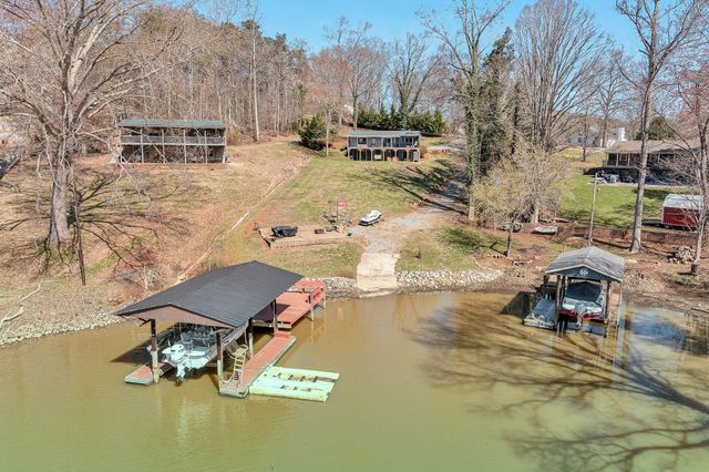 30 Crescent LN, Wirtz, VA 24184