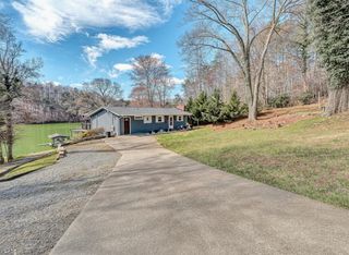 30 Crescent LN, Wirtz, VA 24184
