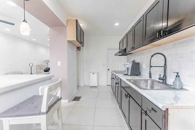 611 N Long Avenue, Chicago, IL 60644