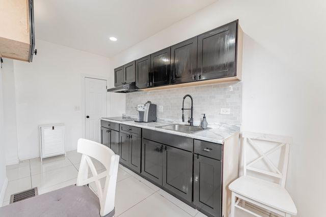 611 N Long Avenue, Chicago, IL 60644