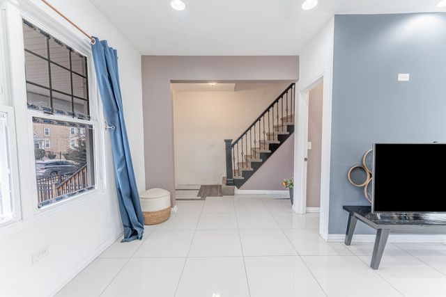 611 N Long Avenue, Chicago, IL 60644