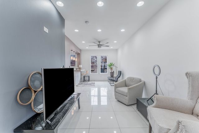 611 N Long Avenue, Chicago, IL 60644