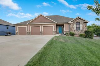 1403 Burr Oak Court, Grain Valley, MO 64029