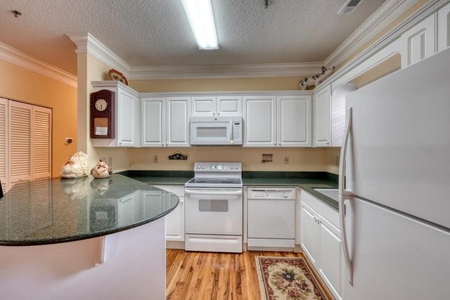 94 Glen Eagle Ct C202, Clayton, GA 30525