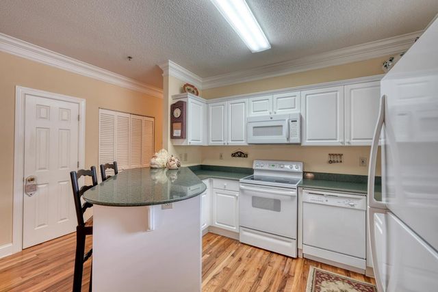 94 Glen Eagle Ct C202, Clayton, GA 30525