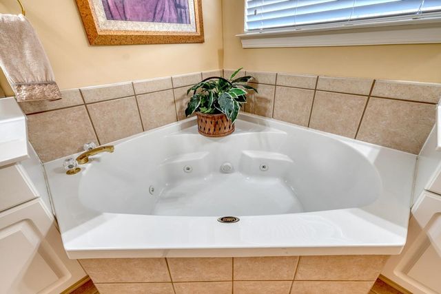 94 Glen Eagle Ct C202, Clayton, GA 30525