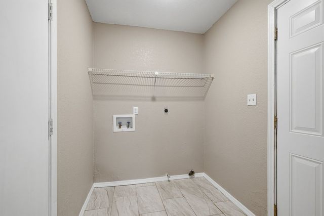 607 W 150th Street S, Glenpool, OK 74033