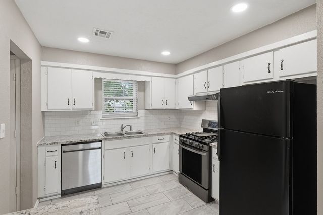 607 W 150th Street S, Glenpool, OK 74033