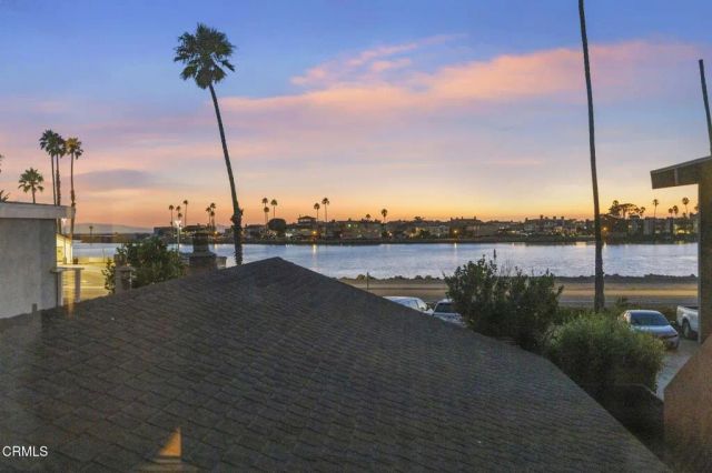 2916 Lakeshore Court, Oxnard, CA 93035