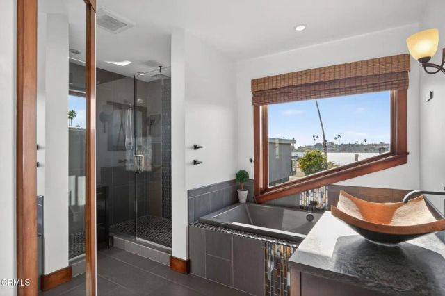 2916 Lakeshore Court, Oxnard, CA 93035