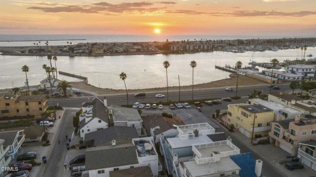 2916 Lakeshore Court, Oxnard, CA 93035