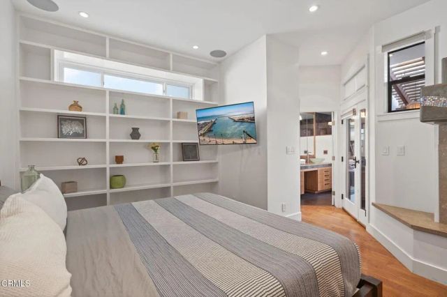 2916 Lakeshore Court, Oxnard, CA 93035