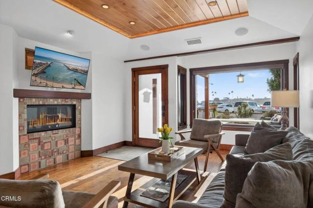 2916 Lakeshore Court, Oxnard, CA 93035