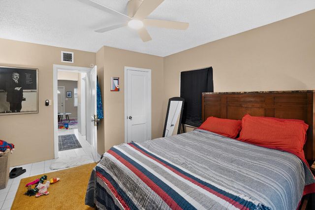 208 SW 2ND Place 1-2, Dania Beach, FL 33004