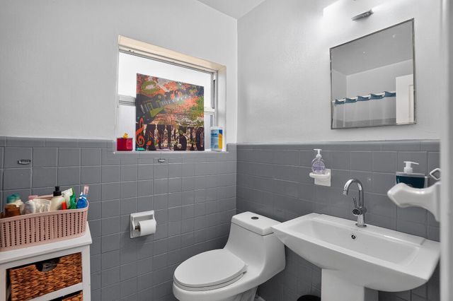 208 SW 2ND Place 1-2, Dania Beach, FL 33004